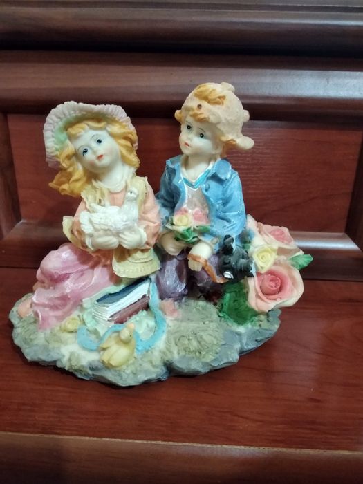 Продаётся сувенир статуэтка