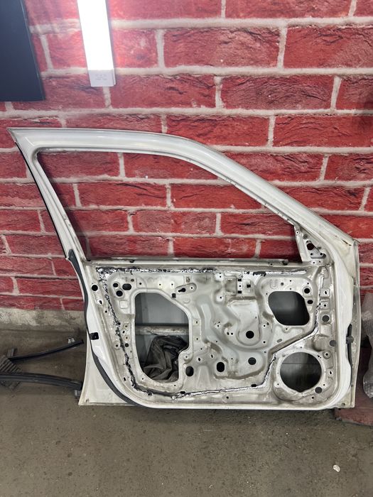 Дверь nissan bluebird eu14