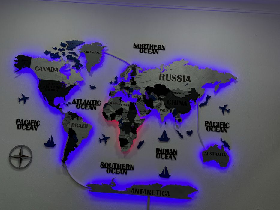 Карта  мира светящаяся  3 D