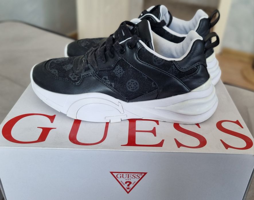 Дамски обувки GUESS