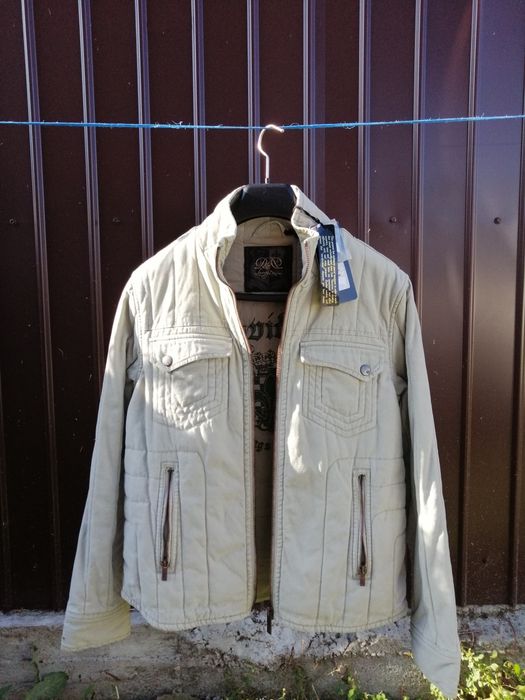 Vând geacă nouă cu etichetă