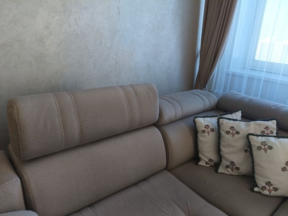 Диван угловой в хорошем состоянии
