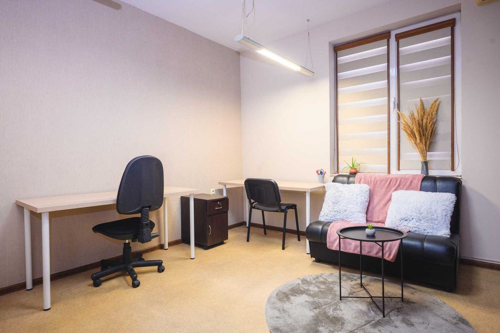 Дава се под наем Офис в Варна, Център - 30 кв.м за 7.65 € - Снимка #1