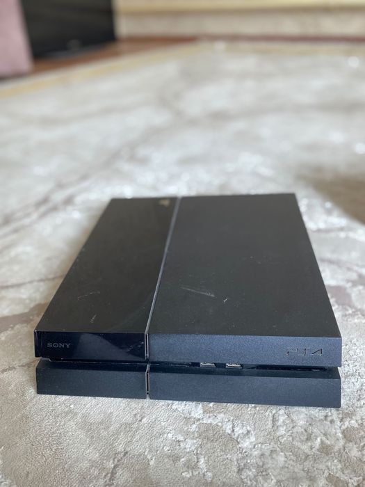 PS4 в отличном состоянии