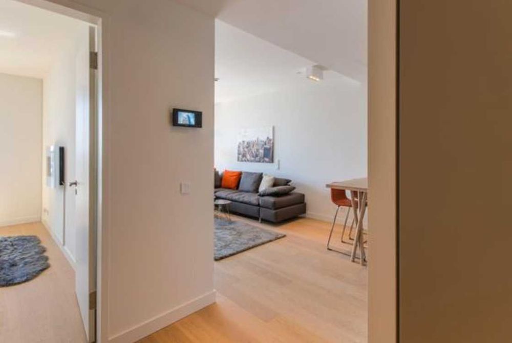 Дава се под наем Двустаен апартамент в Пловдив, Остромила - 65 кв.м за 204 € - Снимка #1