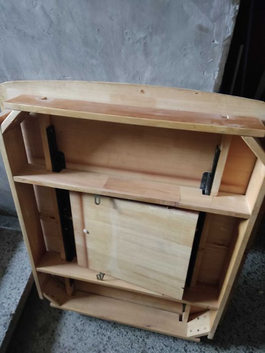 Масивна кухненска маса