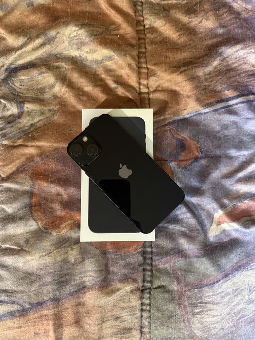 Придавам iphone 13 mini 128gb