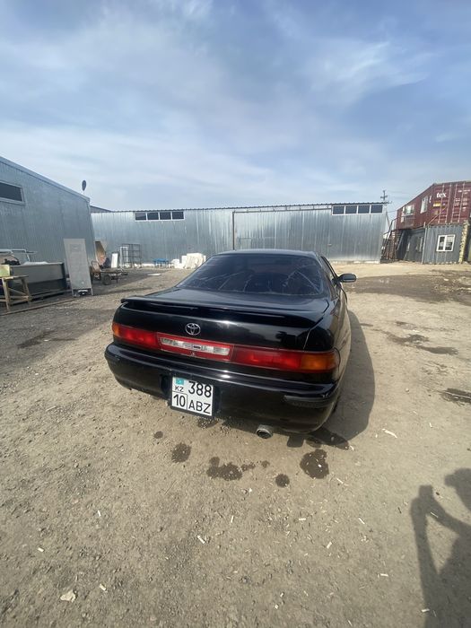 Тайота карина ED