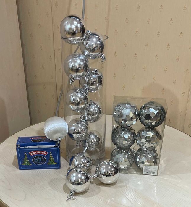 продам гирлянды и елочные украшения