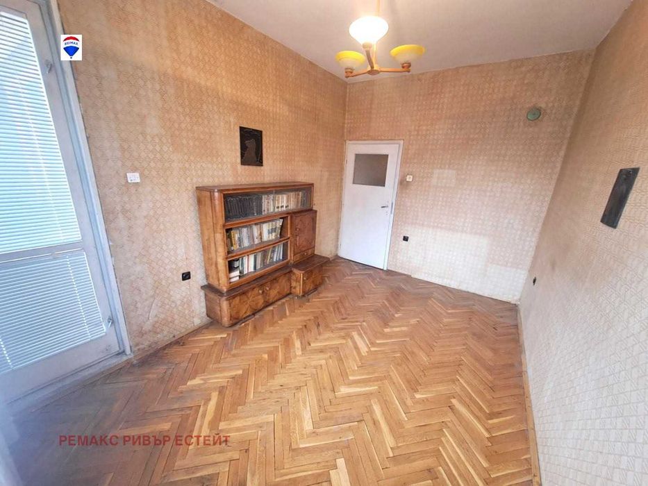 Продава се Тристаен апартамент в Русе, Център - 92 кв.м за 1793 €/кв.м - Снимка #1