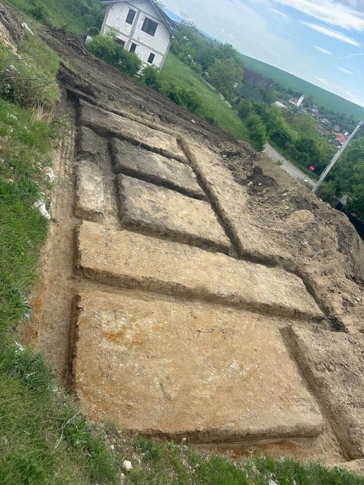 sapatura mecanizata, carotari, instalatii termice si sanitare , demolari