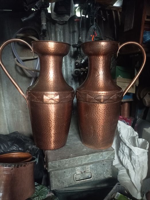 Carafe vechi din cupru la 345 de lei