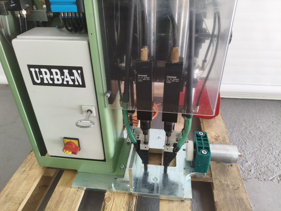 Двуглава автоматична винтонавивна машина URBAN DS 4000E-Германия