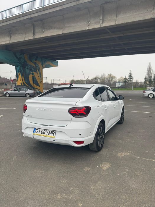 Vând Dacia Logan