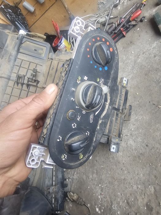 Panou comanda clima AC Dacia Logan MCV 2009