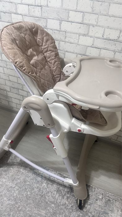 Детский стульчик для кормления