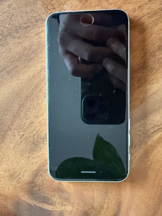 Продам Iphone SE 2