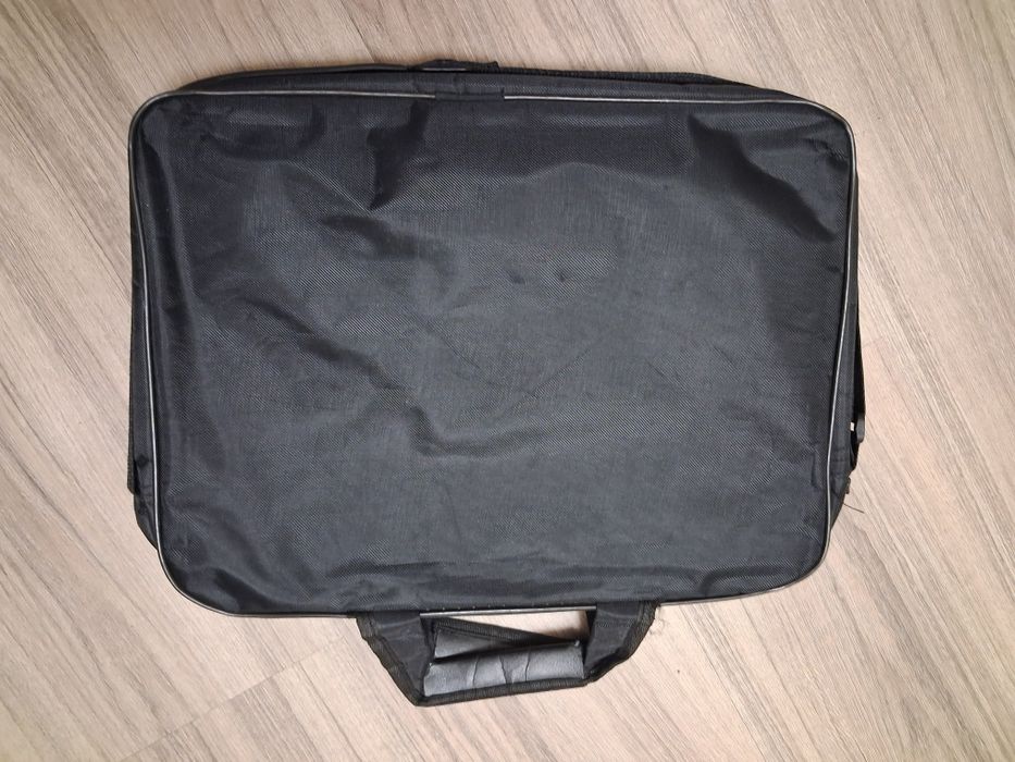 Сумки для ноутбуков разные