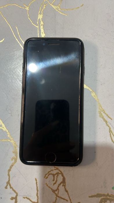 Айфон 7 продаю .