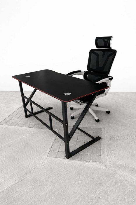 Компьютерный письменный стол из металла в стиле хай-тек, для школы