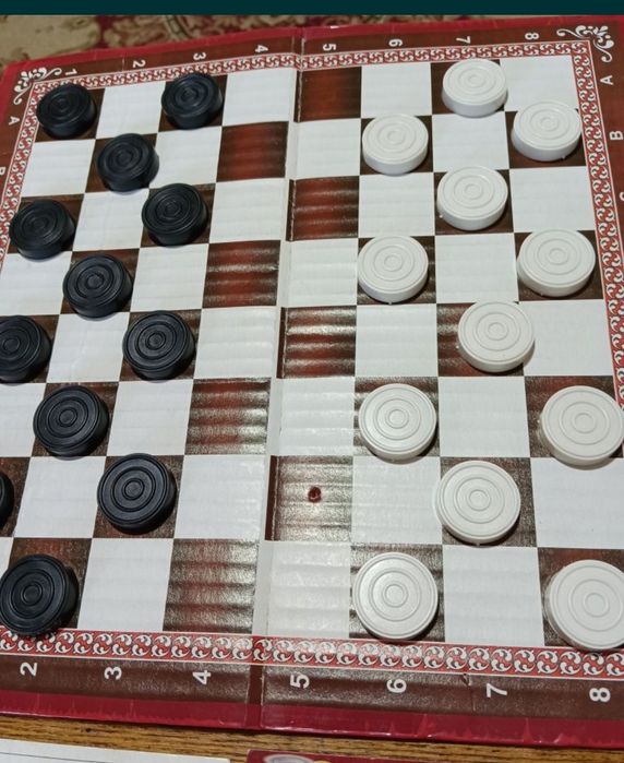Продам шашки и карты игральные
