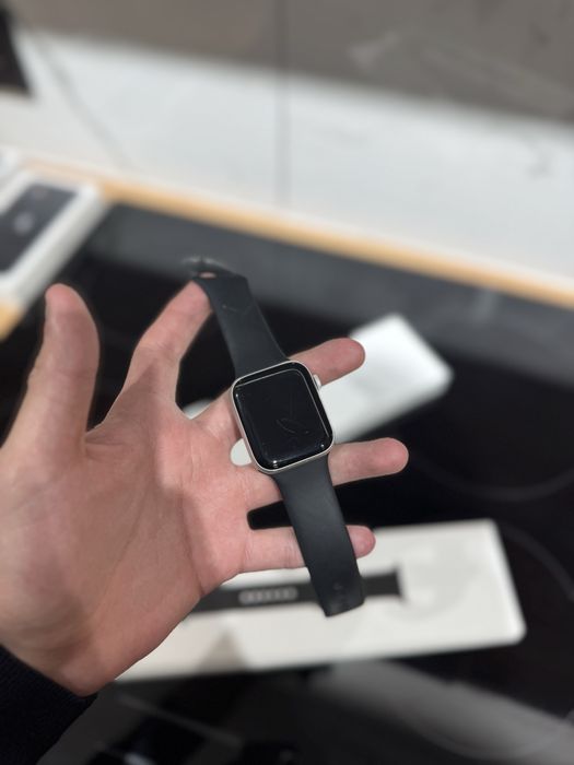 Продам Apple Watch Se 2