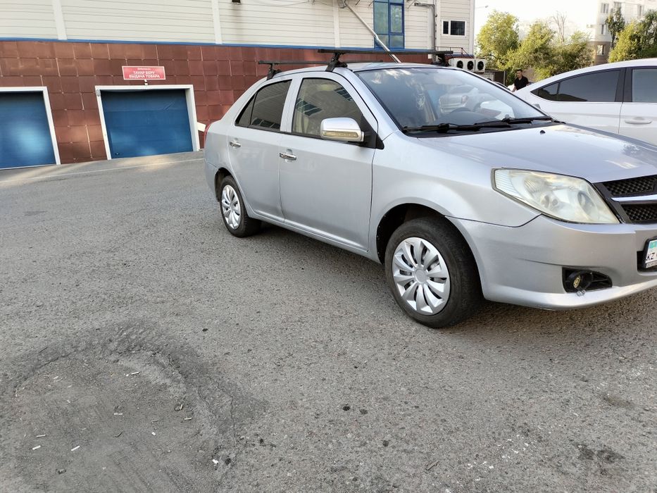 Продам городской автомобиль
