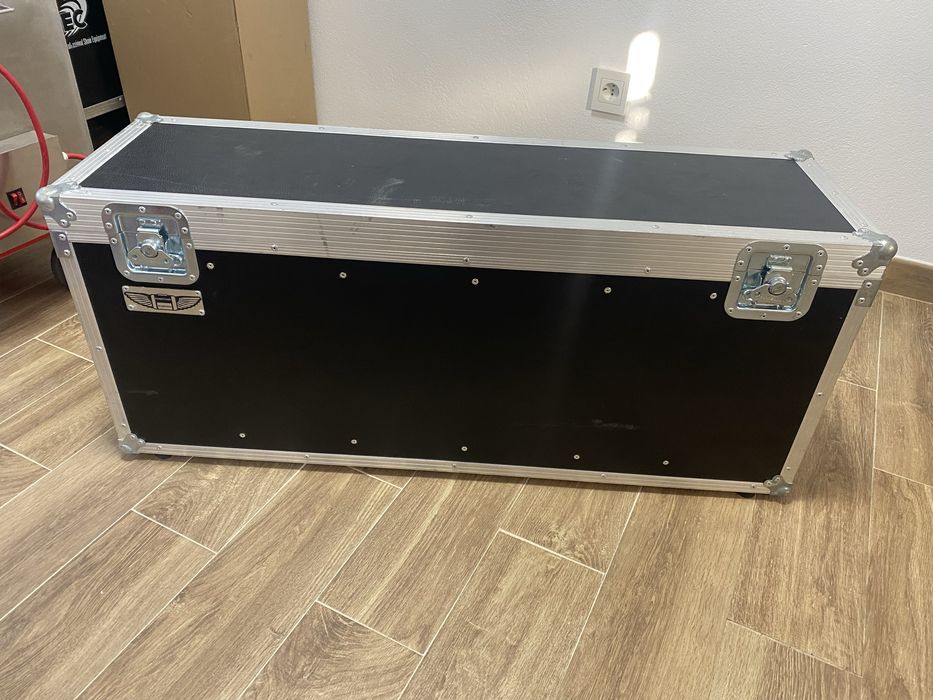 Cameo ROOT Par 6, Global Truss 812-B Half Coupler