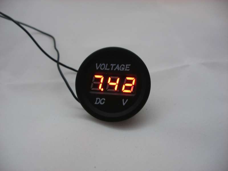 Волтметър DC 6-30v за вграждане в автомобил камион кола каравана
