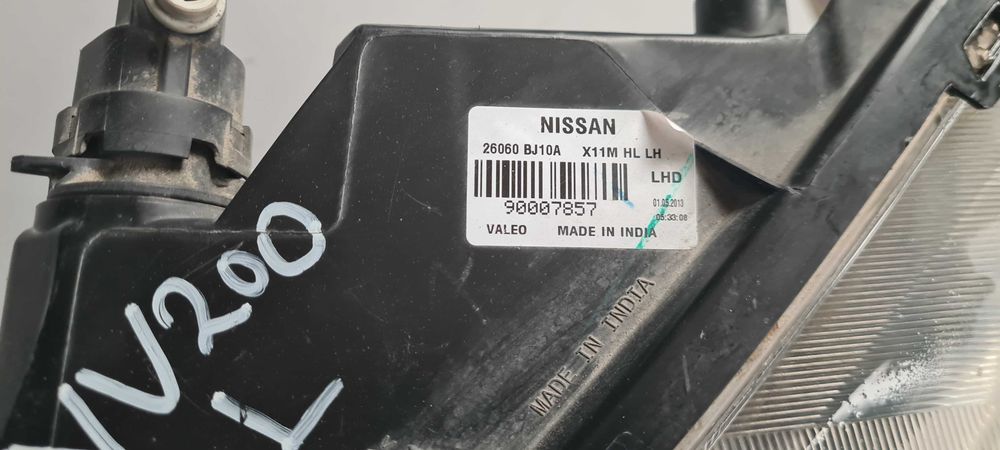 Фар Nissan NV200 2012г.