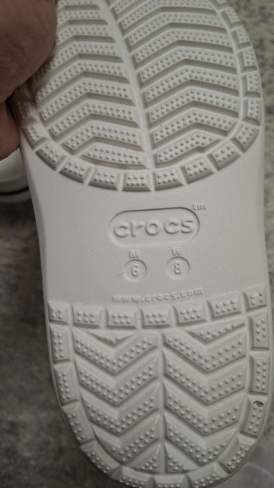 Продам кроксы женские