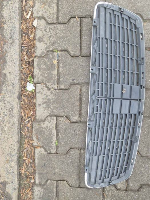 решетка за мерцедес E-class 211