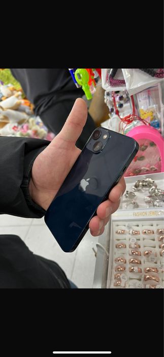 Apple iPhone 13 с гарантией