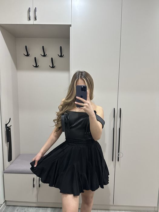 Продам платья и юбки