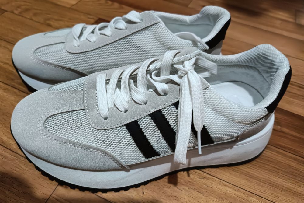 Кроссовки женские летние