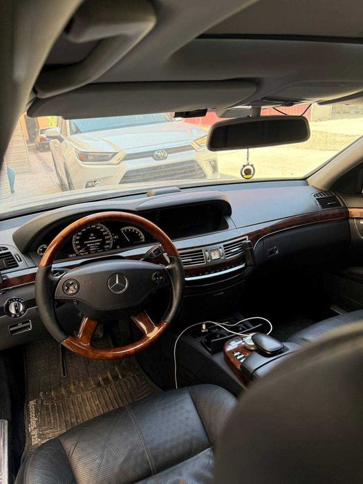 Mercedes 221 Sotiladi