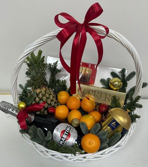 Подарки, клубника