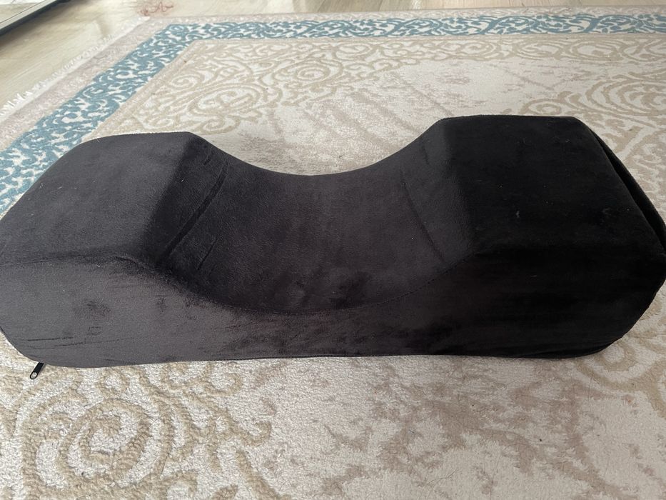 Подушка для шеи продается