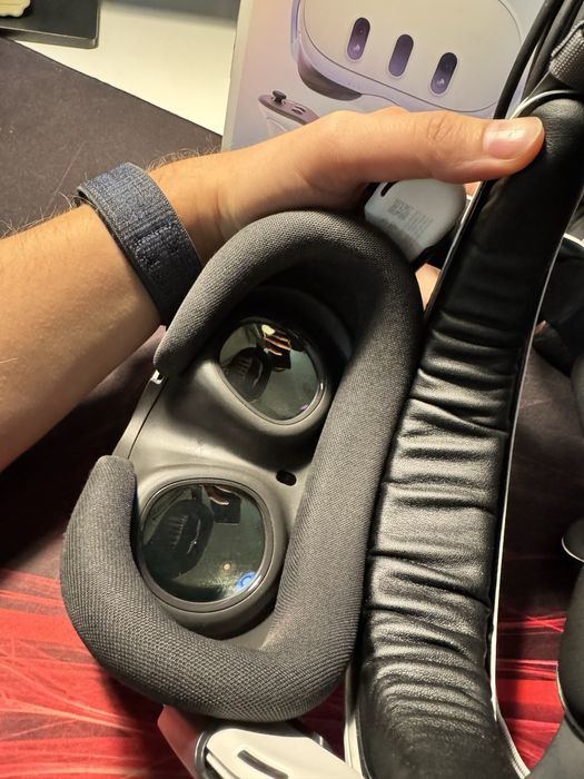 Продам VR гарнитуру Meta Quest 3 512 gb