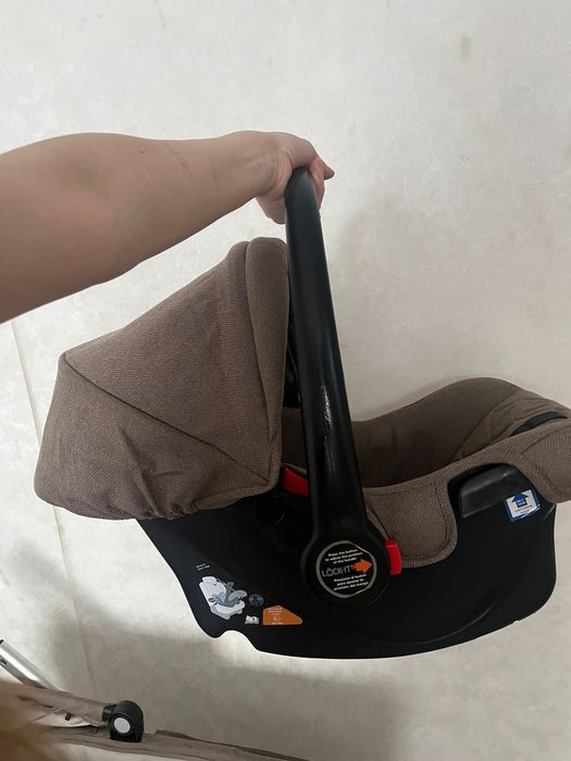 В продаже коляска 3 в 1