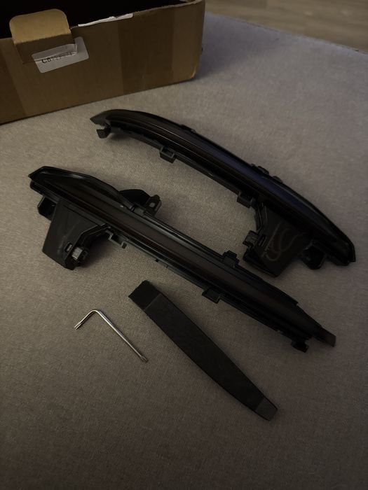 Set nou de semnalizari dinamice (oglinzi) fumurii pentru Audi A6 A7 C8