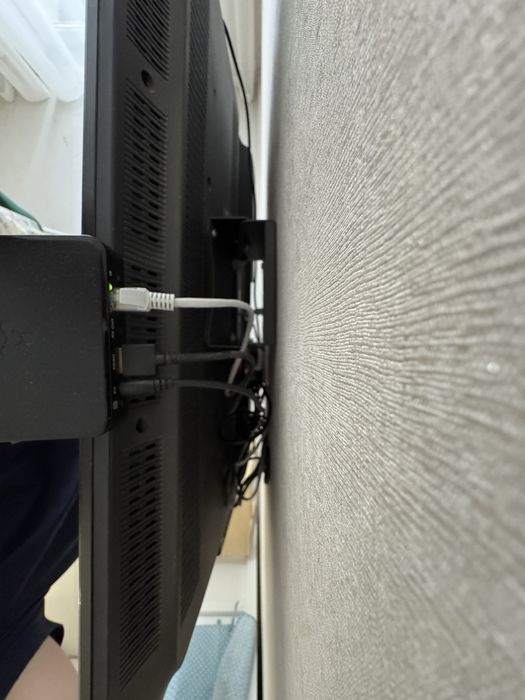 Телевизор hisense продам