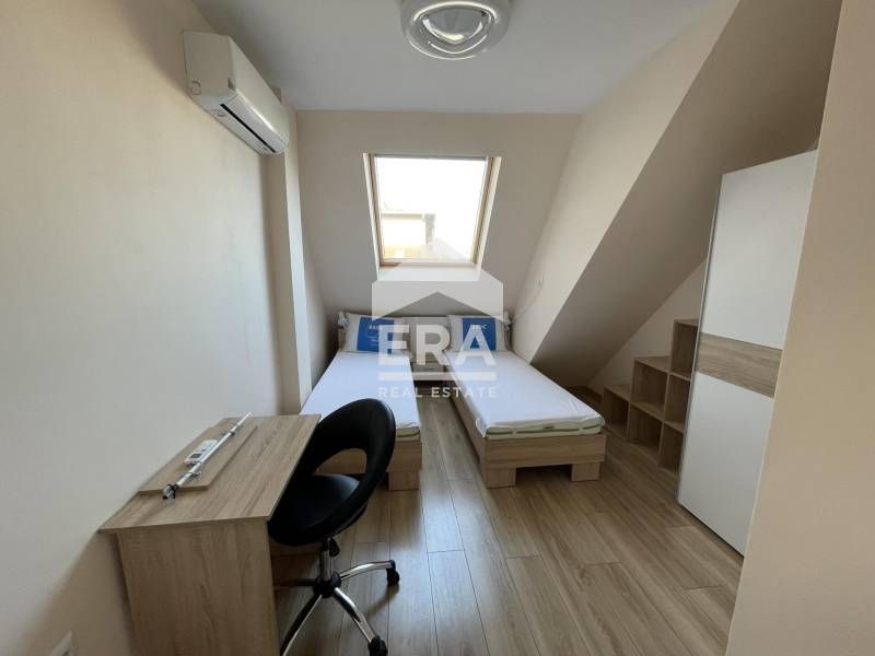 Дава се под наем Тристаен апартамент в Варна, Цветен квартал - 80 кв.м за 742 € - Снимка #11