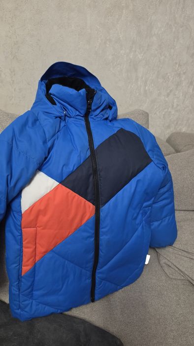 Продам куртки на мальчика  Zara, Reima
