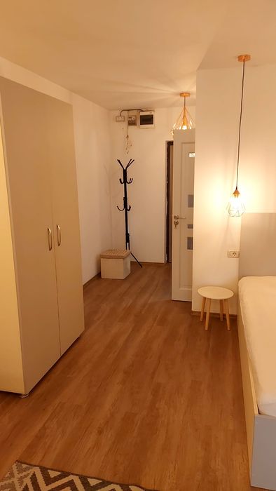 Garsoniera de inchiriat Billa Far