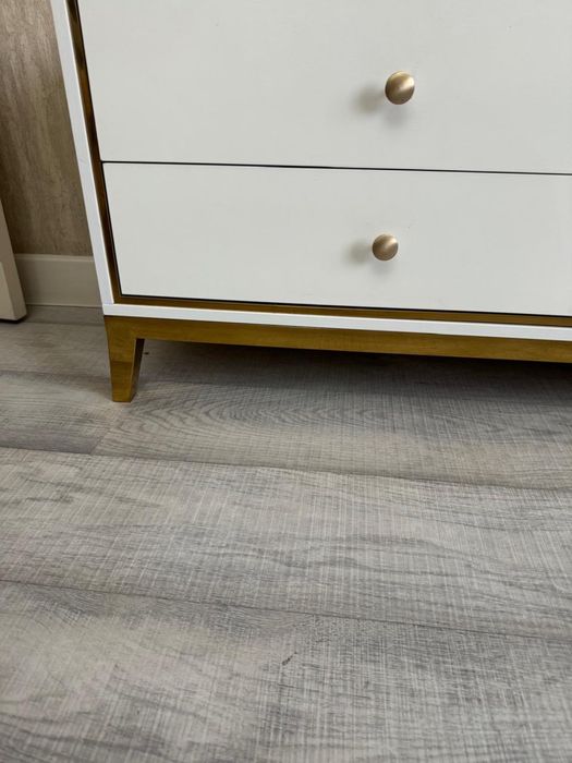 Продам кресло и тумбу под телевизор