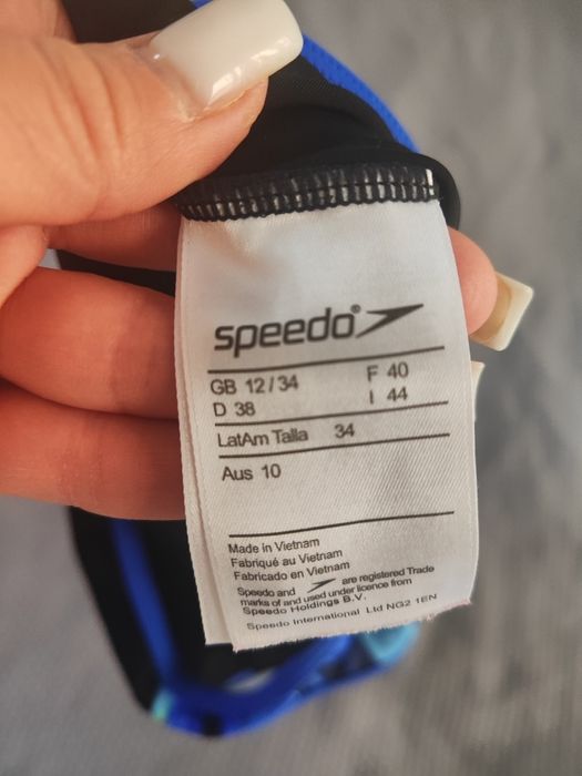 Продам спортивный купальник