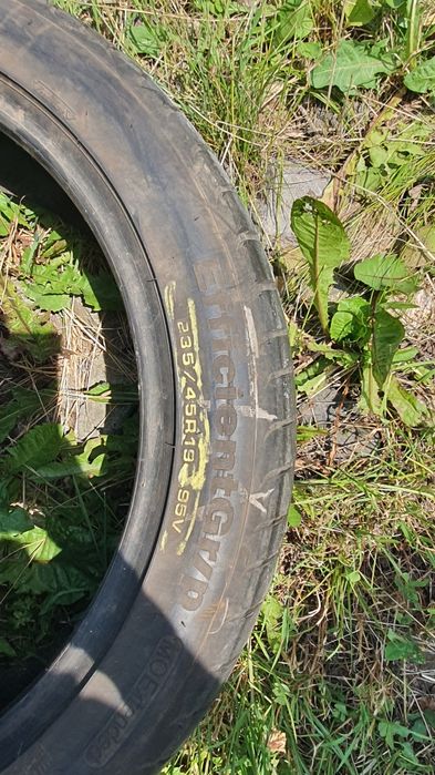 Anvelope vara 235/45/19