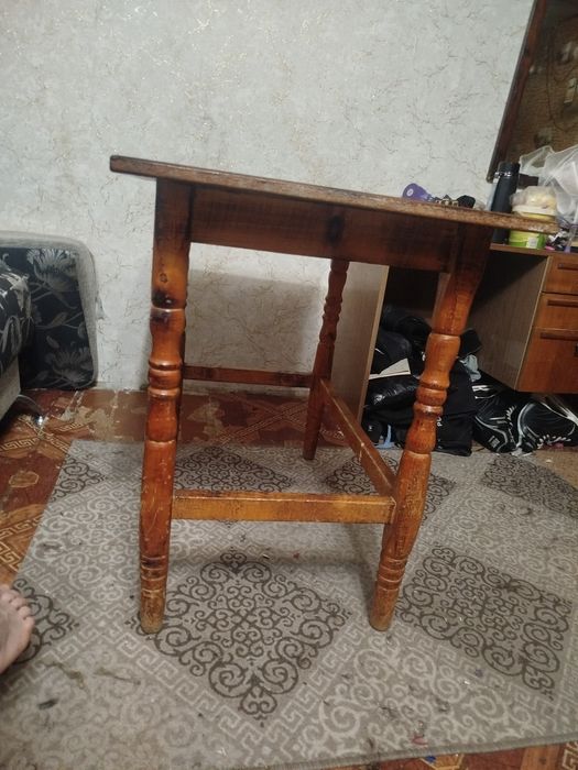 Продам небольшой столик