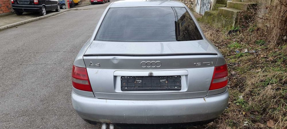 Ауди  А4  1.9 тди